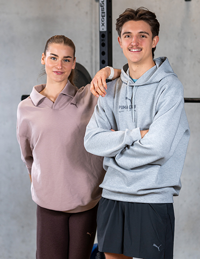 Fitnesscouple im Trainingsoutfit von Puma Fitnesscouple im Trainingsoutfit von Puma
