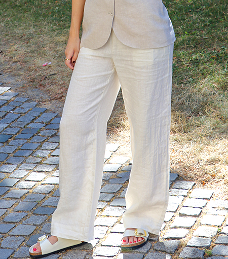 Bildausschnitt Beige Leinenhose am Model 