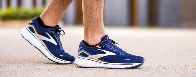 Entdecke Brooks Laufschuhe für Herren